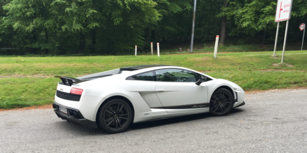 Lej en Lamborghini Gallardo Superleggera LP570-4