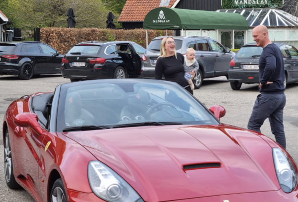 Fødseldagskørsel i Ferrari California