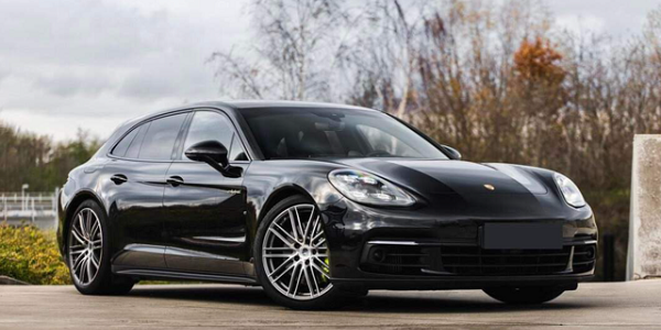 Lej en Porsche Panamera 4 E-Hybrid Sport Turismo