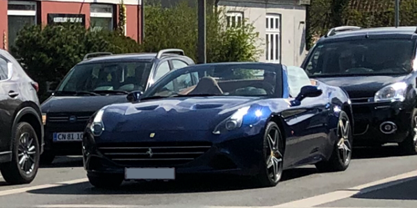 Lej en Ferrari California 