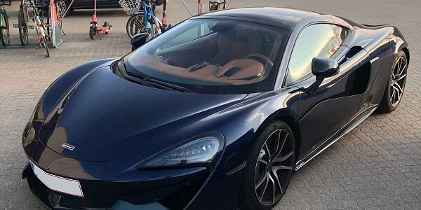 Lej en McLaren 570GT