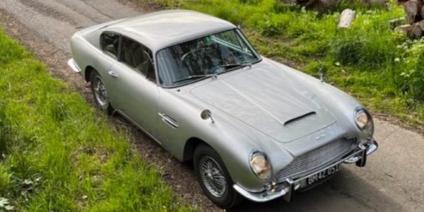 Lej en Aston Martin DB6