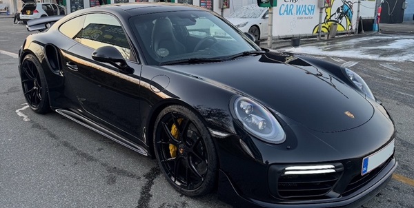 Lej en Porsche 911 Turbo S